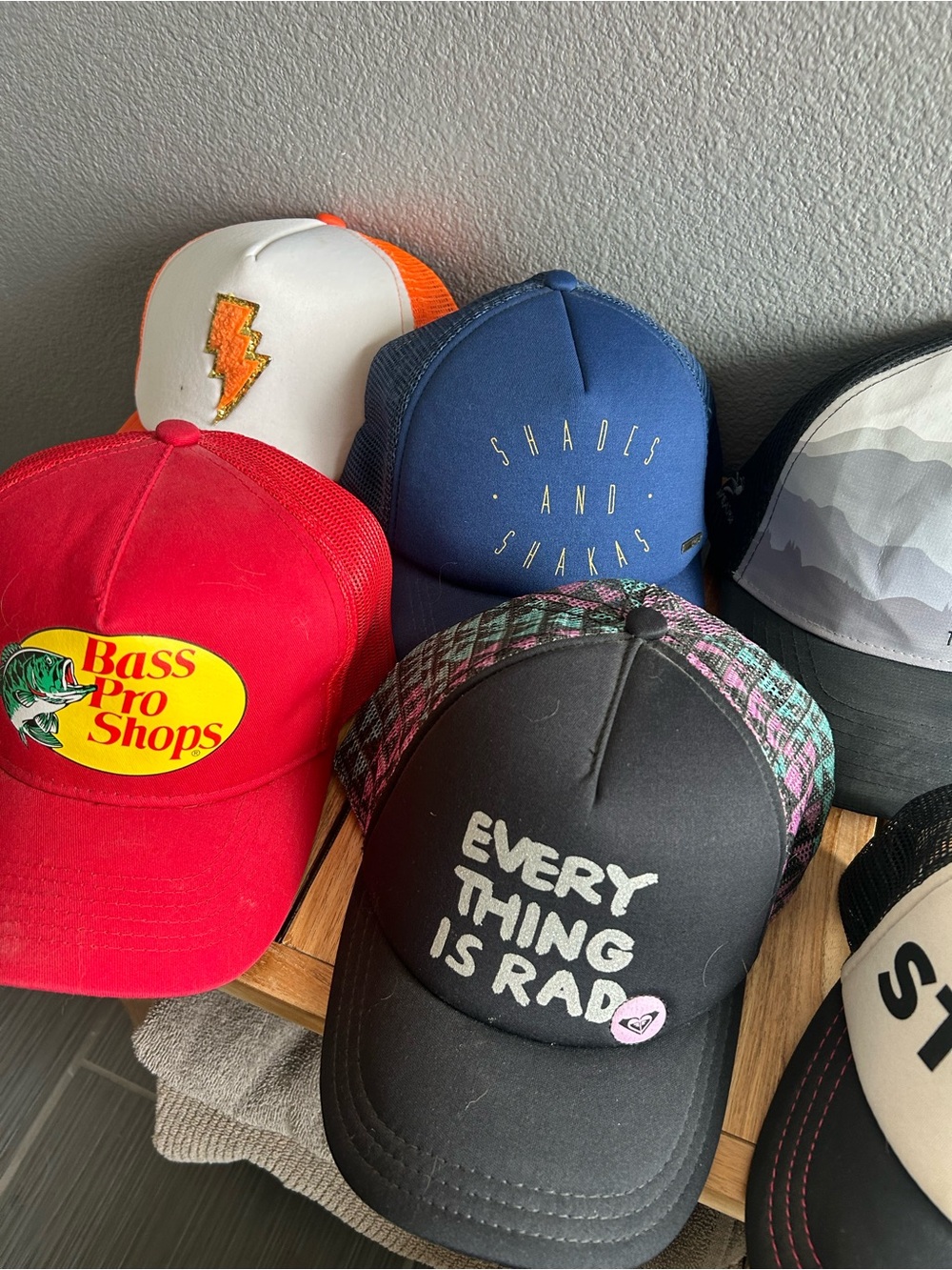 Misc Roxy SnapBack hats - Picture 4 of 5